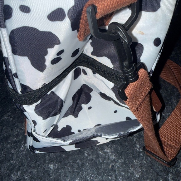 🐮 Cow Print Lunch Bag 🐮 - Picture 6 of 12